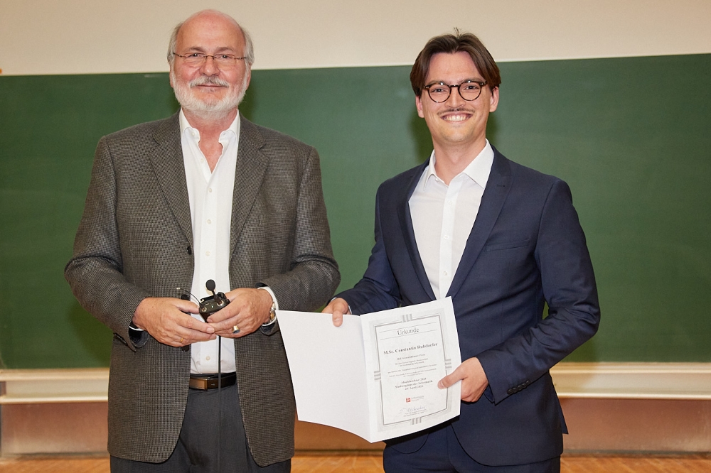 Constantin Ruhdorfer receives the Rul Gunzenhäuser Prize